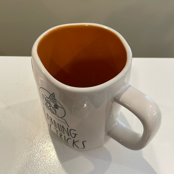 NWT Rae Dunn x Peanuts LEARNING NEW TRICKS Snoopy Halloween Mug - Picture 3 of 4